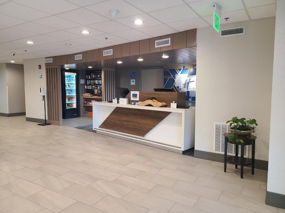 Holiday Inn Express Fort Lauderdale North - Executive Airport By Ihg Exterior foto